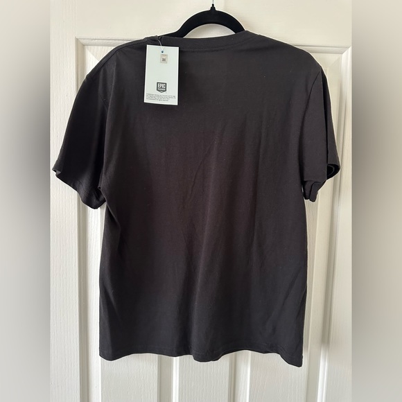 ‼️Fortnight Graphic Tee - FREE WHEN BUNDLED, see details‼️ - Picture 7 of 7